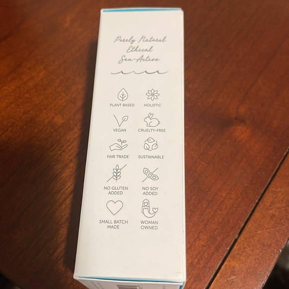 Earth Harbor Sunshine Dew Cleansing Oil - Picture 2 of 5